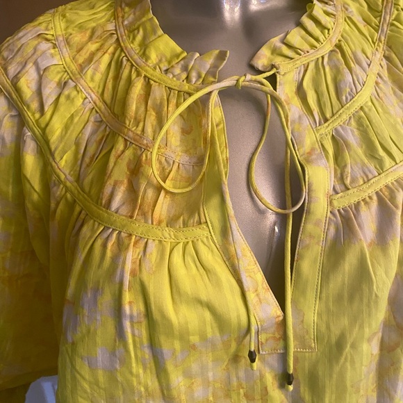 NWT Marie Oliver Finley top in Honeysuckle Yellow with tie neckline size M - Picture 4 of 8